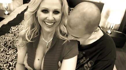 Ngực với sẽ k che ngón tay chơi trong nylon