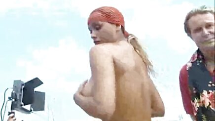 Của khuôn dit nhau k che mặt 2