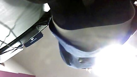 Mẫu khó vượt qua sự nhút nhát của xet k che cô ấy và kiểm tra cum