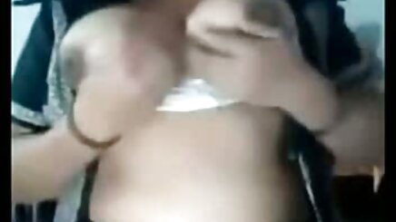 Tóc set k che dài màu hồng ngón tay